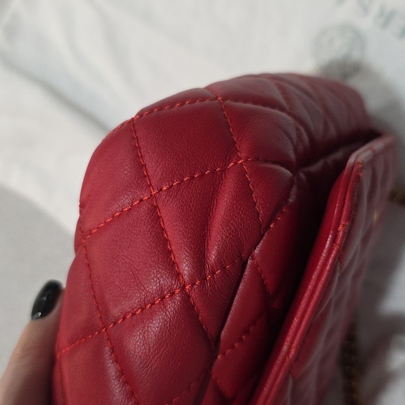 Versace Red Quilted Nappa Leather Medusa Shoulder Bag – Gold Hardware - Picture 16 of 17